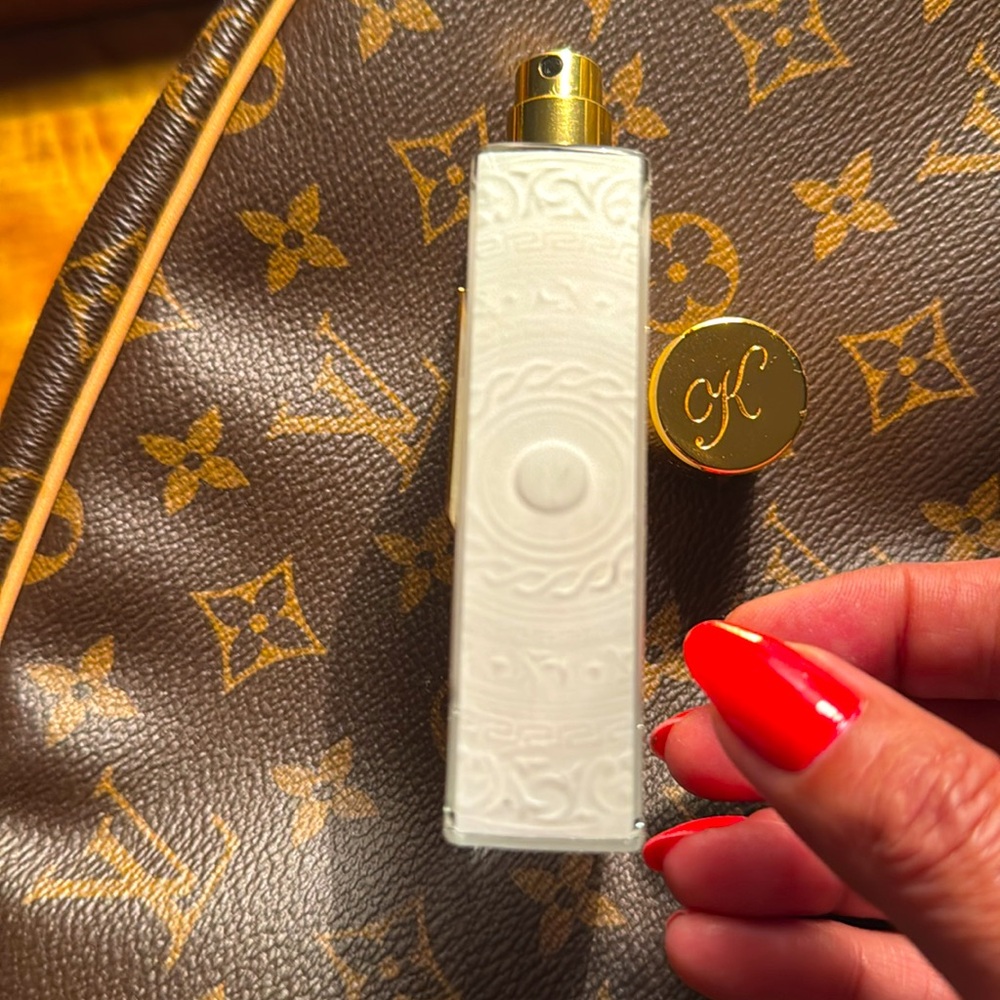 Kilian Perfume with Gold Cap - Picture 3 of 4